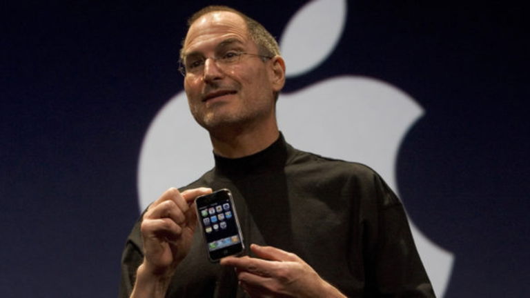 La primera broma telefónica de la historia realizada con un iPhone la hizo el propio Steve Jobs en su presentación