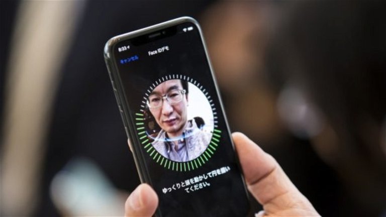 Por qué Apple prefiere el Face ID al sensor de huellas bajo la pantalla