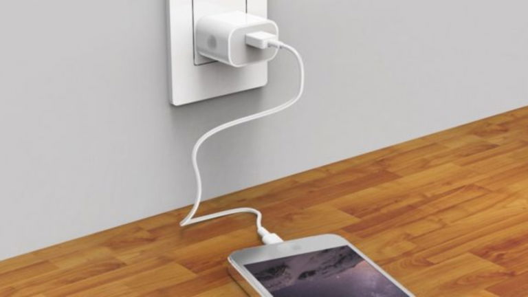 ¿Se pueden usar los cargadores USB de Android en un iPhone o iPad?