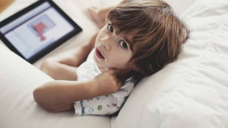 El Abuso del iPad por Parte de Niños Puede Convertirse en un Gran Problema para su Desarrollo