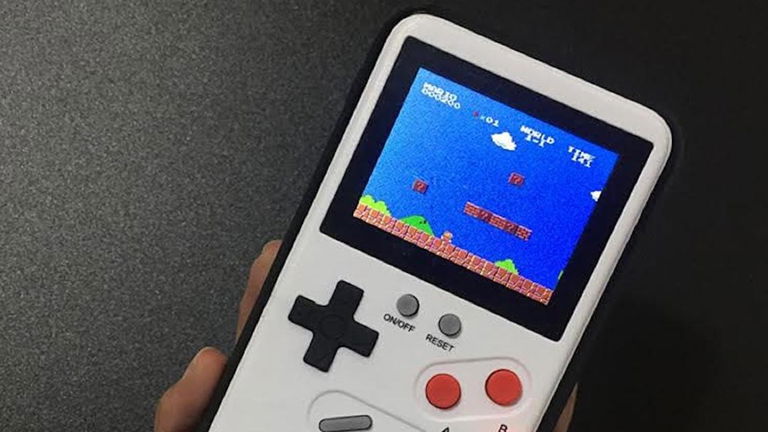 Esta funda convierte tu iPhone en una completa GameBoy con 36 juegos