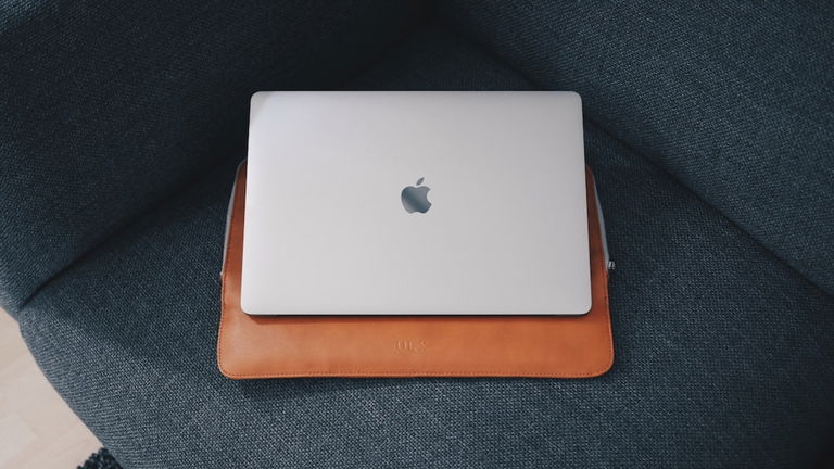 Viste tu MacBook elegantemente con estas irresistibles fundas de piel