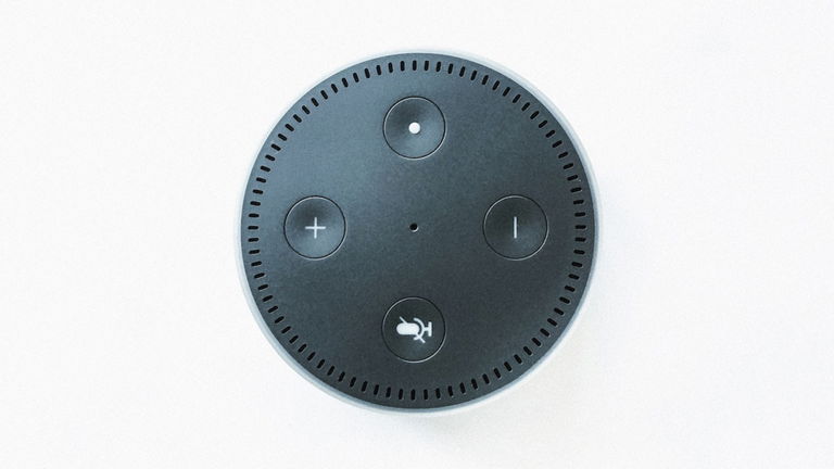 Amazon escucha las conversaciones de los usuarios con Alexa