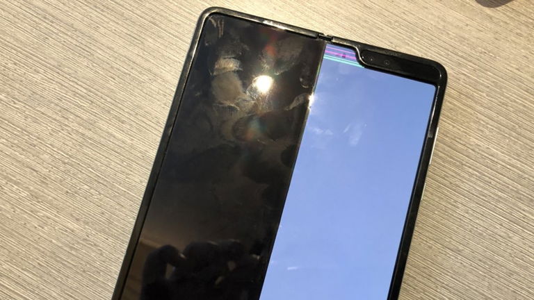 La pantalla de los Samsung Galaxy Fold se está rompiendo con apenas un día de uso