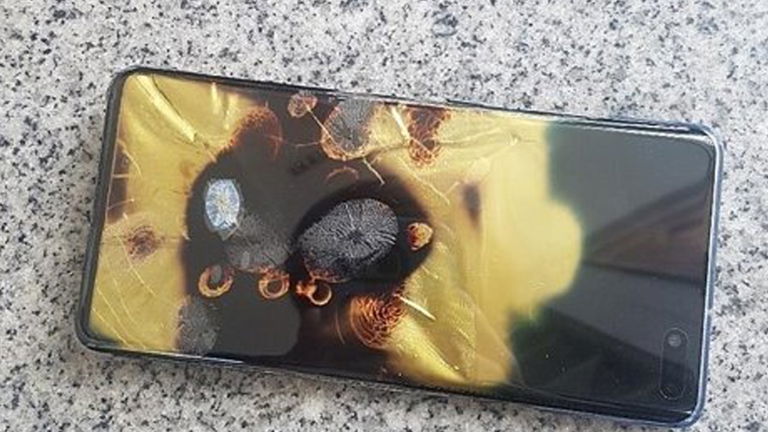 Un Samsung Galaxy S10 sale ardiendo y la compañía dice no tener la culpa