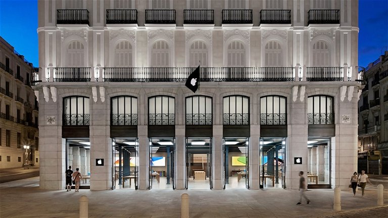 Apple prepara algo grande: las Apple Store tendrán cortinas negras para no ver el interior durante la keynote