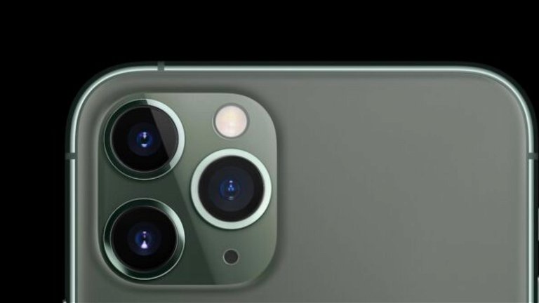Comparan la cámara del iPhone 11 Pro con una cámara DSLR de 100 MP y 10.000 euros