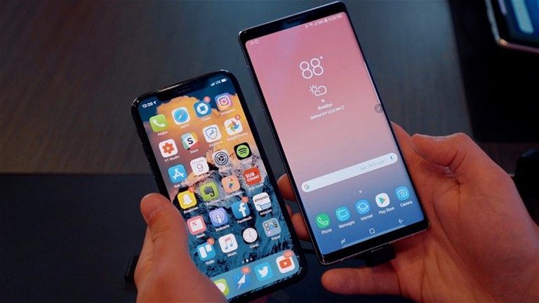 Fan de Samsung estalla: su Galaxy de 2018 de 1.000 euros no se actualiza y un iPhone de 2015 sí