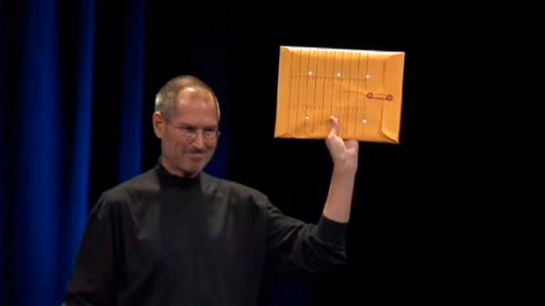 Dentro de este sobre que mostró Steve Jobs estaba el futuro de los ordenadores