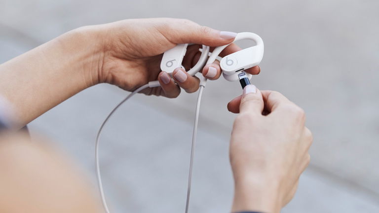 Es oficial: Apple presenta los nuevos 'Powerbeats', más baratos y con más batería