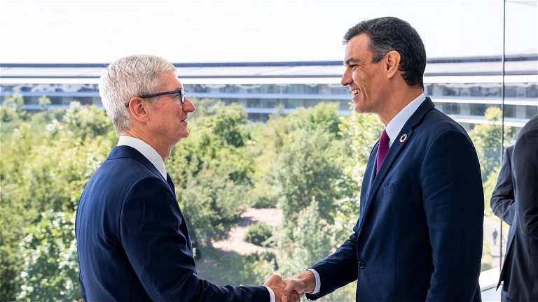 El presidente español Pedro Sánchez se reúne con Tim Cook en el Apple Park