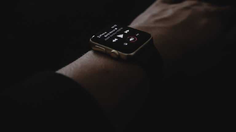 La loca historia de cómo unos ladrones robaron a otro criminal con la ayuda del Apple Watch