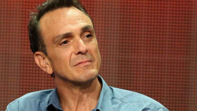 Hank Azaria, voz de Moe y Apu en Los Simpson, hará de Tim Cook en una serie sobre Uber