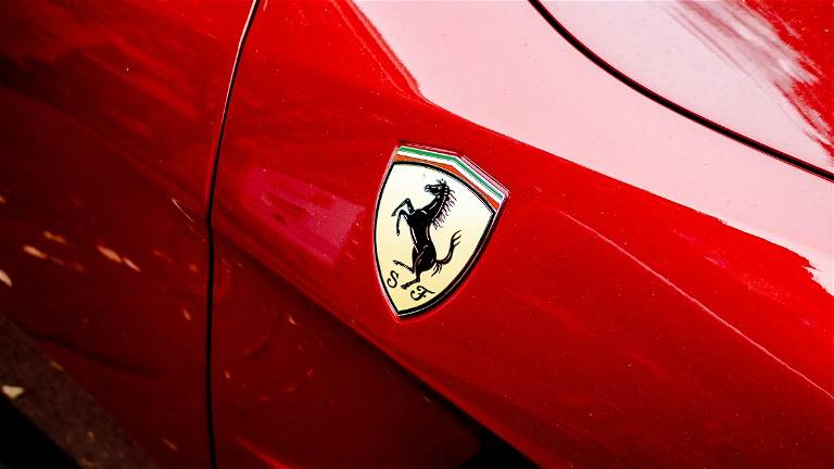 De diseñar iPhone a diseñar Ferraris, el nuevo trabajo de Jony Ive