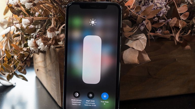¿Por qué se baja el brillo del iPhone solo? Te explicamos cómo evitarlo