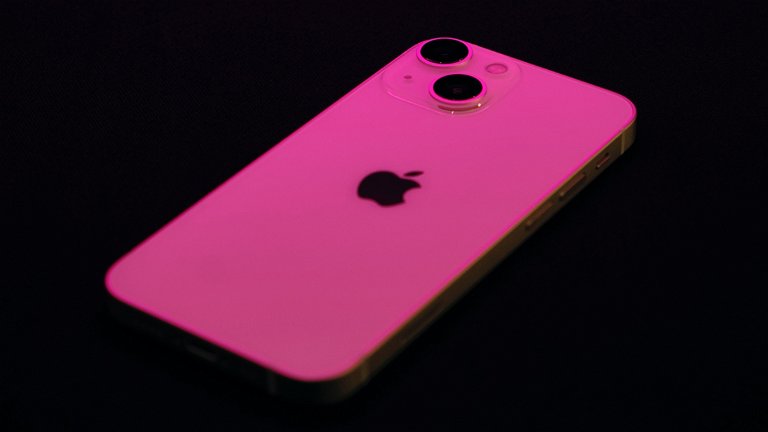 Amazon tira el precio del iPhone 13 casi 100 euros si eliges este color