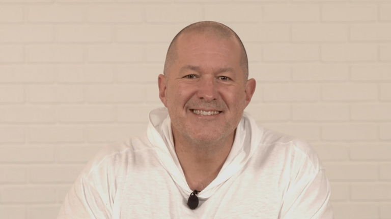 Jony Ive sigue colaborando con Apple con su compañía LoveForm inspirada por Steve Jobs