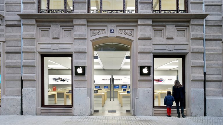 Roban 147 iPhone, iPad y Mac de la Apple Store de Valencia