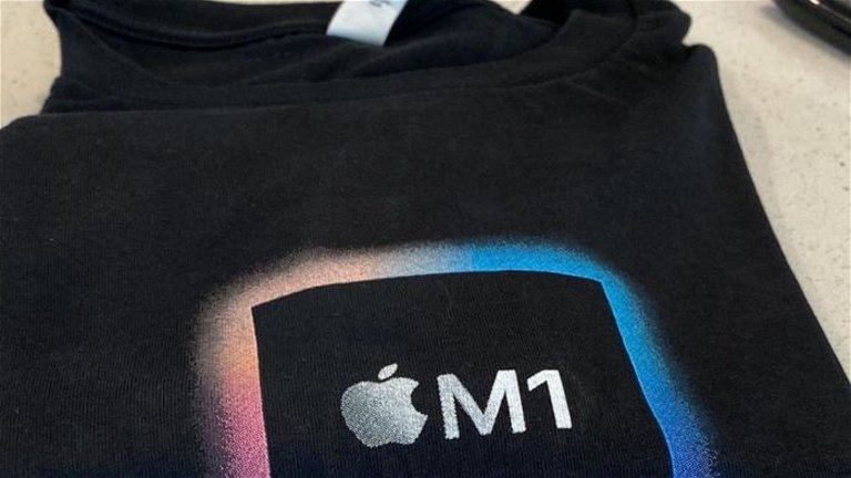 Apple regala una camiseta especial al equipo de desarrollo del chip M1