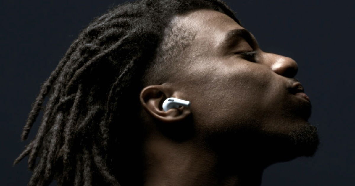 Lawsuit Against Apple And AirPods That Ruptured User’s Eardrum | Gadgetonus