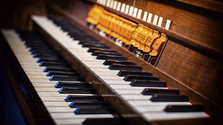 Aplikasi terbaik untuk belajar memainkan organ dari iPhone