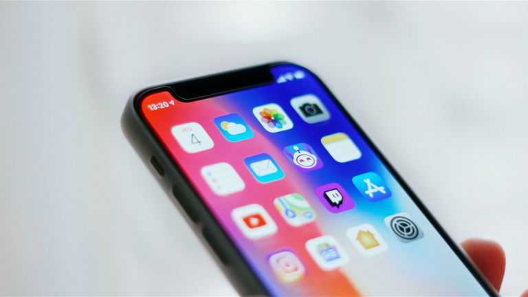 Cómo ocultar el nombre de las apps y carpetas en el iPhone