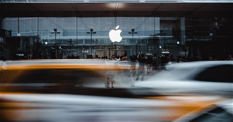 Apple pierde su puesto como compañía más valiosa del mundo (y no te imaginas quién la ha superado)