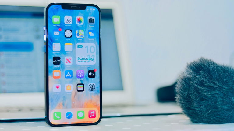 El precio del iPhone 12 vuelve a despeñarse hasta su mínimo histórico