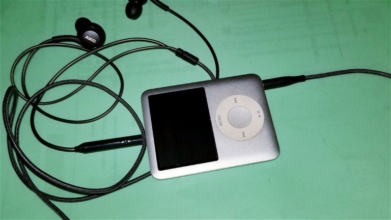 Así presentó Steve Jobs el primer iPod de la historia