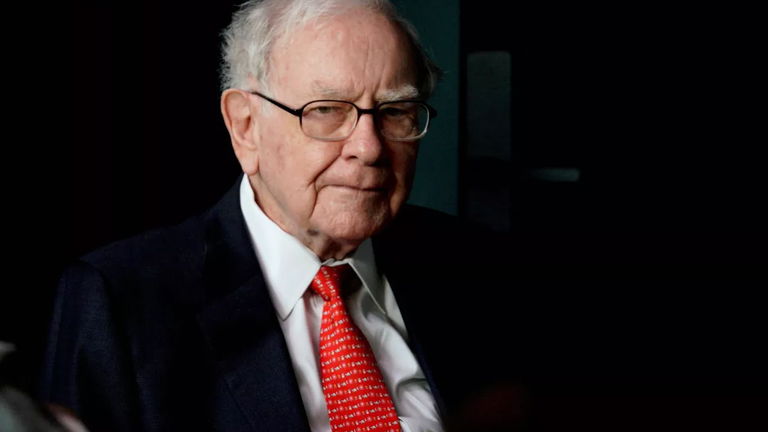 Warren Buffett apuesta por Apple: su fondo ha comprado, en 2022, más de 600 millones de dólares en acciones