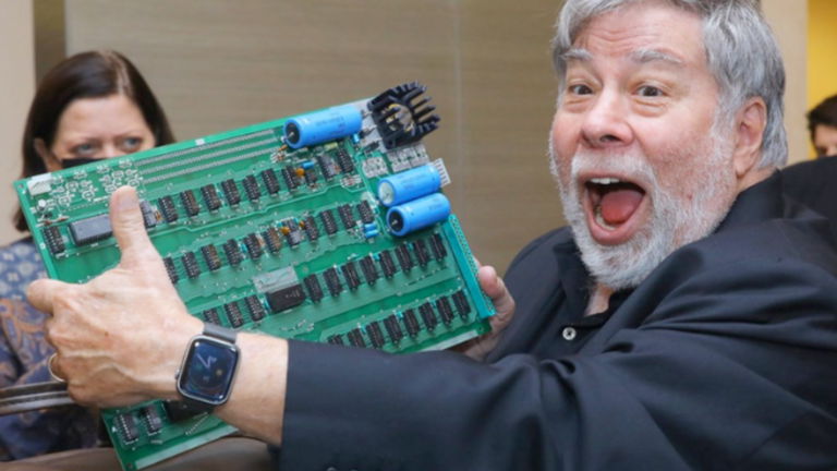 Un Apple-1 firmado por Steve Wozniak se ha vendido por 340.100 dólares