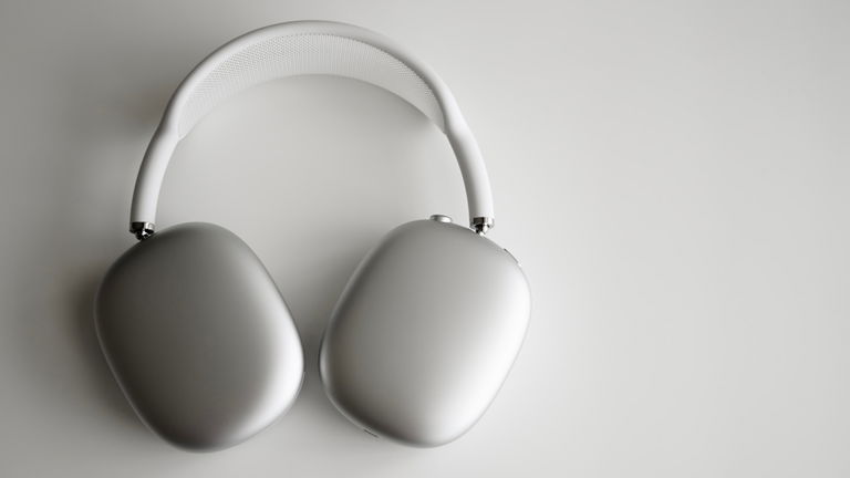 Getting the brand new AirPods Max with almost 200 euros discount is possible if you choose this beautiful color