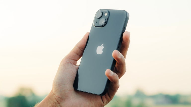 Este iPhone cuesta lo mismo que un iPhone SE y es muchísimo mejor