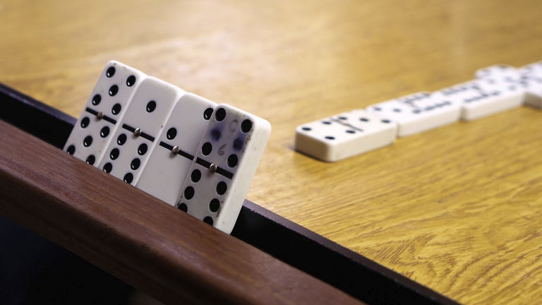 Learn to play dominoes with these iPhone apps