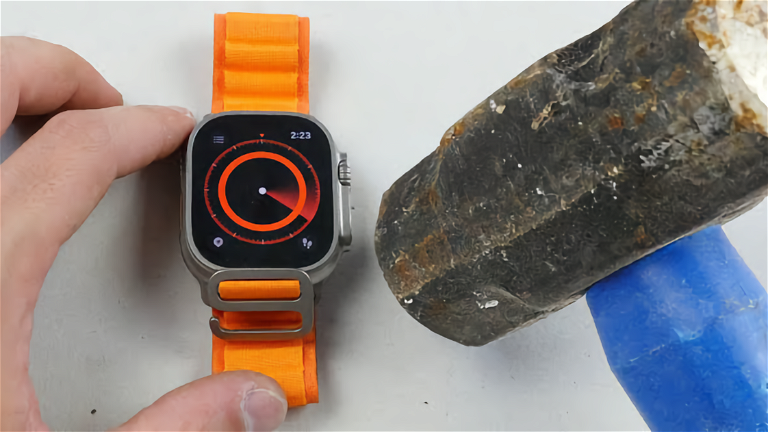 Apple Watch Ultra vs martillo: se rompe antes la mesa que el reloj