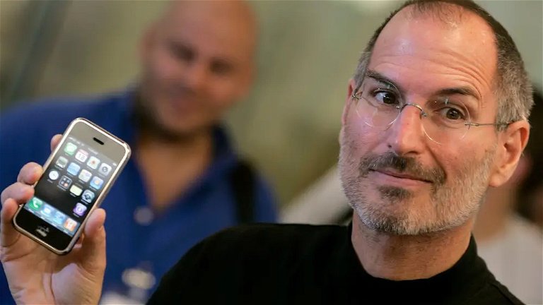 Este es el fondo de pantalla que usó Steve Jobs en su primera keynote, y está escondido en tu iPhone