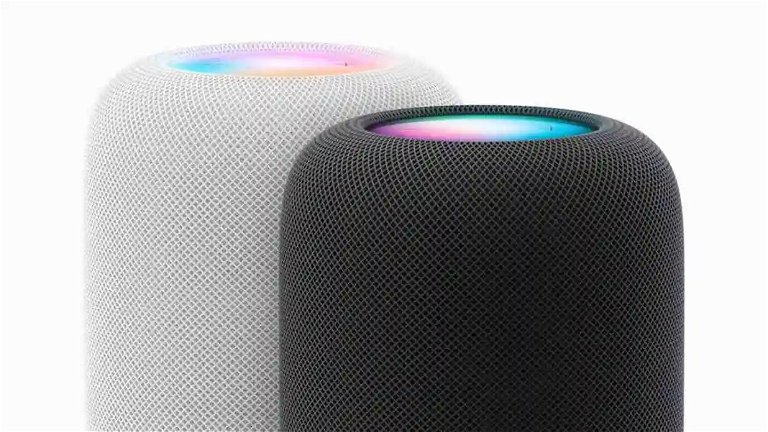 A lucky customer receives their HomePod two days before its official launch