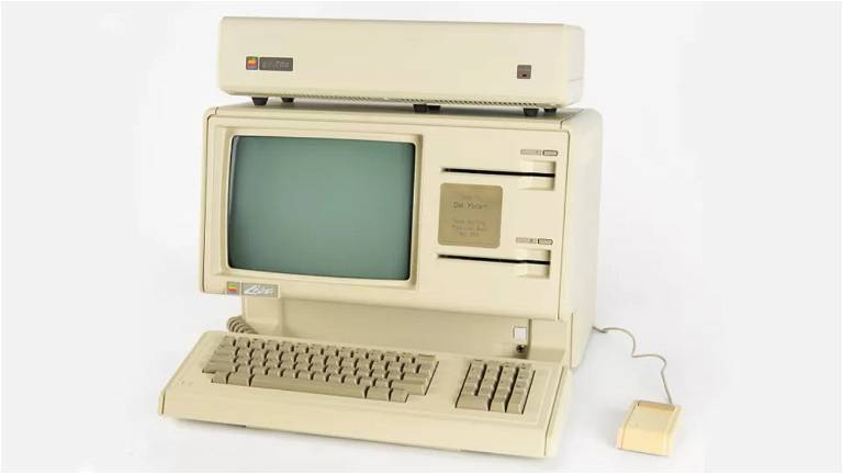 Rescatan un rarísimo ordenador Apple Lisa que se subastará muy pronto