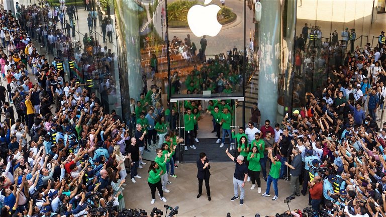 Tim Cook ha viajado a India por la apertura de esta nueva Apple Store en Mumbai