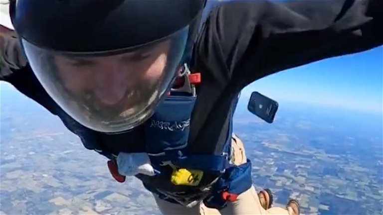 The iPhone that survived: a fall of more than 4,000 meters and is recorded on video