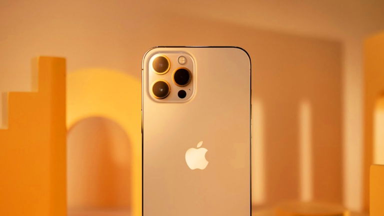 This iPhone 12 Pro collapses like a Berlin wall in a fantastic Amazon offer