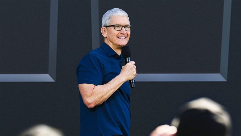 Apple remains the only major company without major layoffs (and Tim Cook confirms they won't)