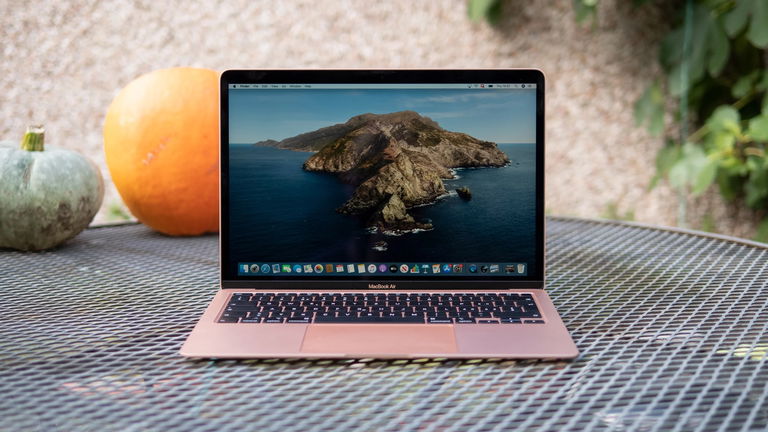 El MacBook Air 2020 con chip M1 se desploma en 200 euros ante la inminente llegada del MacBook Air 2023