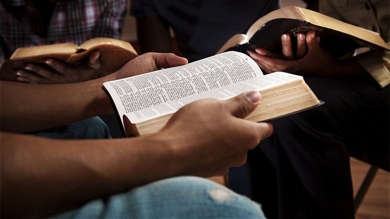 Mejores aplicaciones de iPhone para estudiar la Biblia