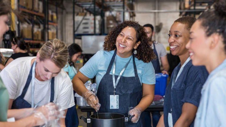 Mejores apps para hacer voluntariado desde iPhone