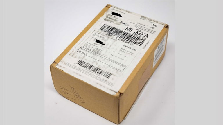 Necesitarás muchos miles de dólares para conseguir este iPhone original en su caja de envío