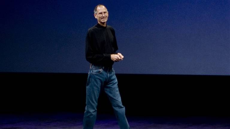 Steve Jobs y cómo su outfit contribuyó psicológicamente a su gran éxito
