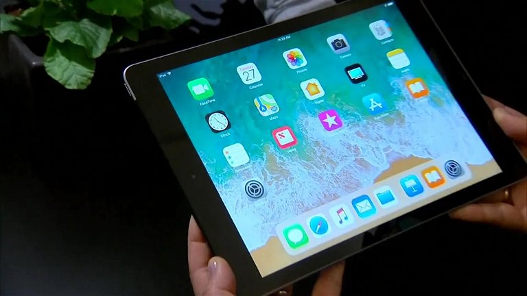 Amazon's best-selling iPad now costs less than 200 dollars
