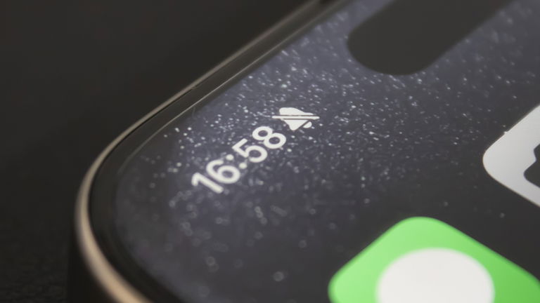 Cómo quitar el icono de la campana de la parte superior del iPhone