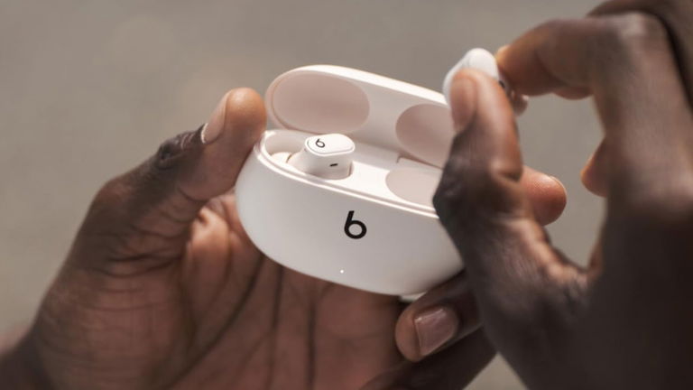 Yo me compraría estos Beats Studio Buds antes que los AirPods